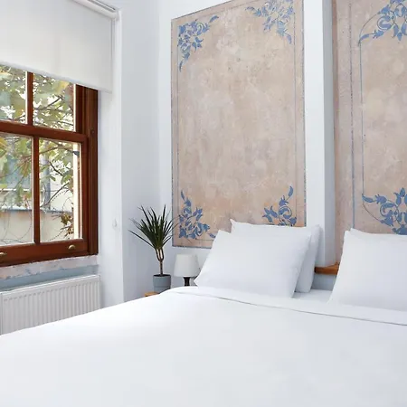 House Mola Galata מלון 2*