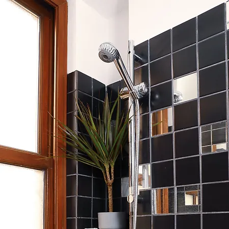 House Mola Galata 2*